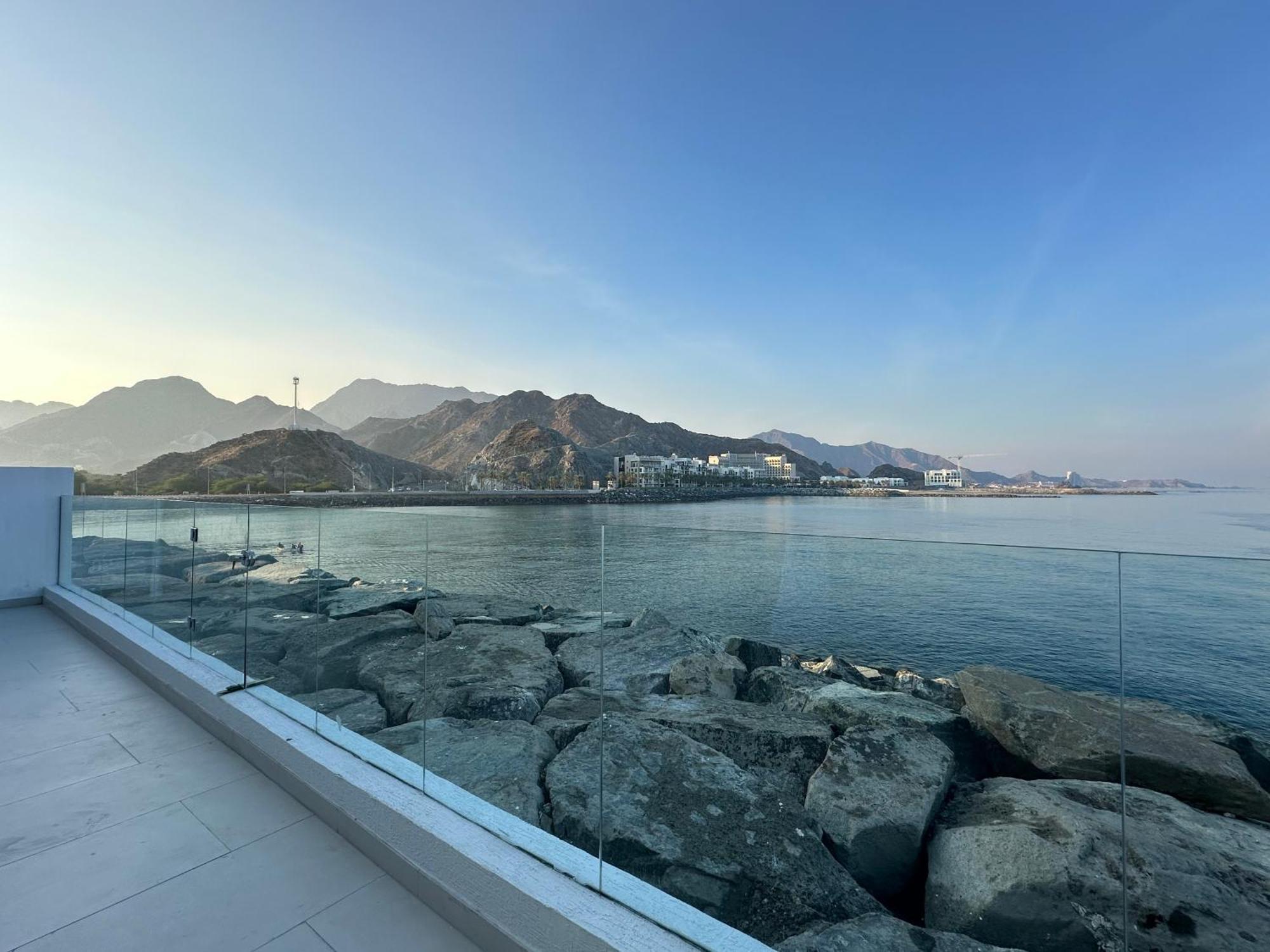 Al Dana Sea View Villa Эль-Фуджайра Экстерьер фото